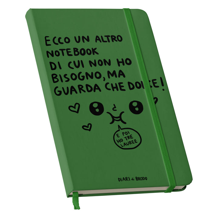 Taccuino Un'altro Notebook di cui non ho bisogno dell'album Me lo segno di Diari di brodo: copertina soft touch in 8 colori, con chiusura e segnalibro coordinati