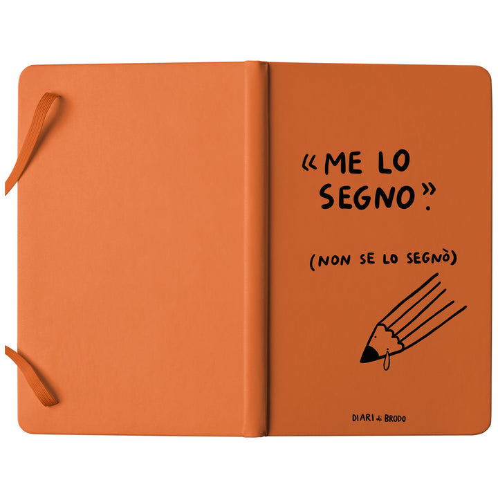 Taccuino Non se lo segnò dell'album Me lo segno di Diari di brodo: copertina soft touch in 8 colori, con chiusura e segnalibro coordinati