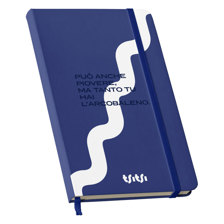 Taccuino Può anche piovere 01 dell'album Mapperó di TSITSI CONCEPT: copertina soft touch in 8 colori, con chiusura e segnalibro coordinati