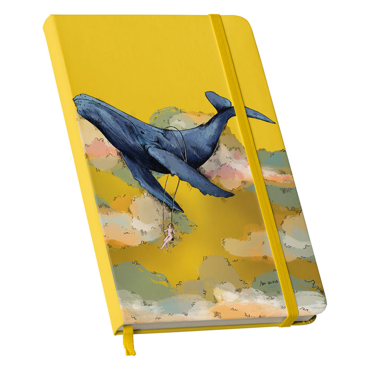 Taccuino Whale dell'album Taccuini blu di Blulimone: copertina soft touch in 8 colori, con chiusura e segnalibro coordinati