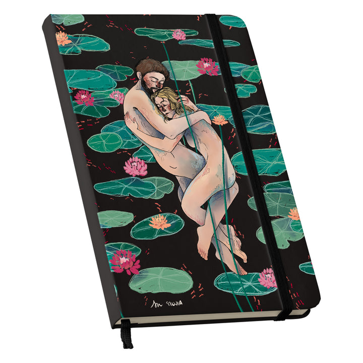 Taccuino Io proteggo te, tu proteggi me dell'album Taccuini blu di Blulimone: copertina soft touch in 8 colori, con chiusura e segnalibro coordinati