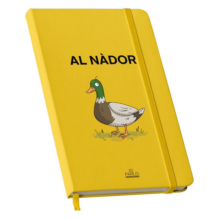 Taccuino AL NÀDOR dell'album LÌNNEA BÉSTJI di Io parlo parmigiano: copertina soft touch in 8 colori, con chiusura e segnalibro coordinati