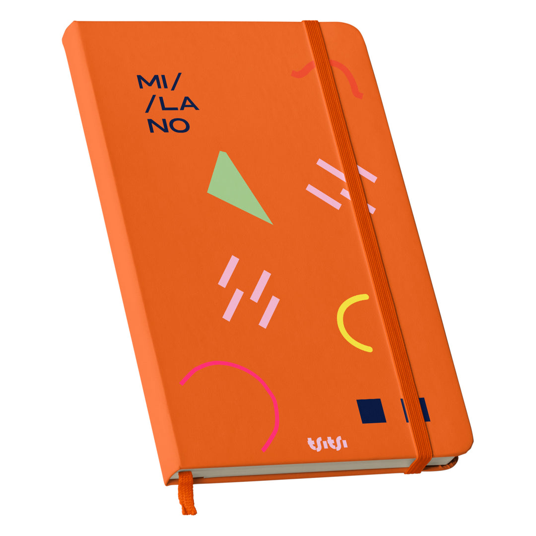 Taccuino MILANO dell'album Mapperó di TSITSI CONCEPT: copertina soft touch in 8 colori, con chiusura e segnalibro coordinati