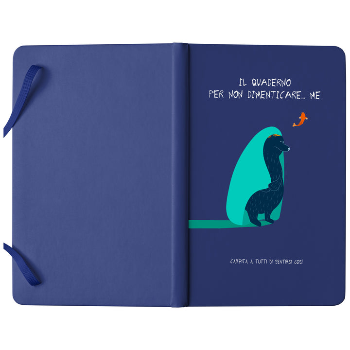 Taccuino Per non dimenticare dell'album Taccuini a tutti di Carpita A Tutti: copertina soft touch in 8 colori, con chiusura e segnalibro coordinati